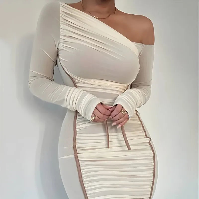 Vestido longo bege Diamora - Estilo tubinho e sofisticação moderna
