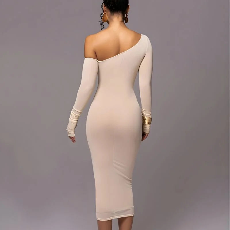 Vestido Diamora bege - Mangas longas e caimento reto elegante
