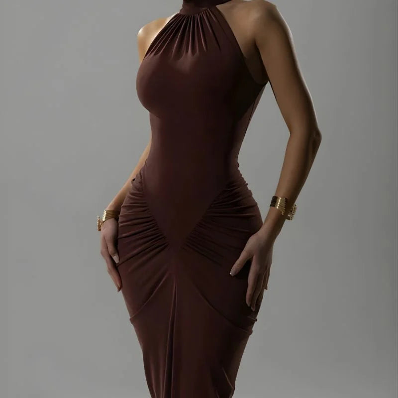 Vestido longo marrom Roya - Comprimento maxi e caimento elegante
