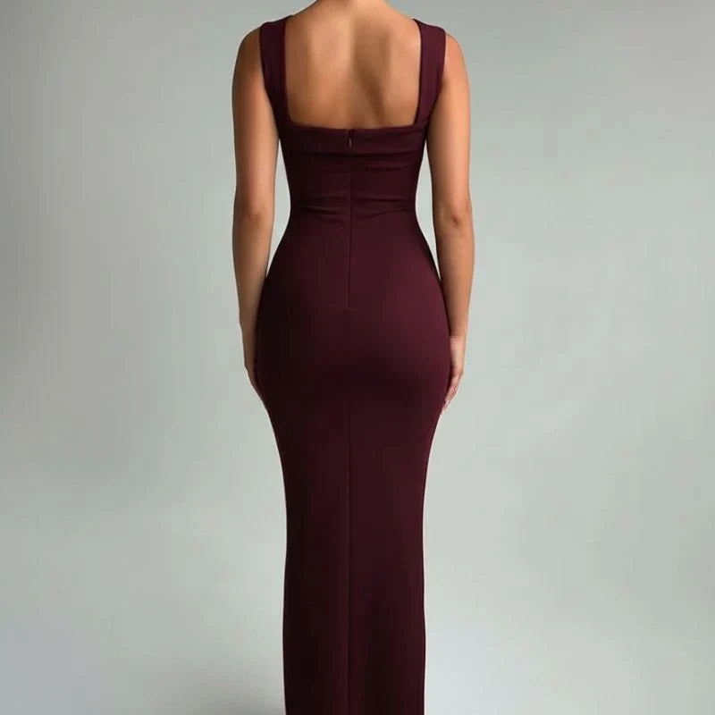 Vestido Silveri prata - Modelagem fina e silhueta alongada